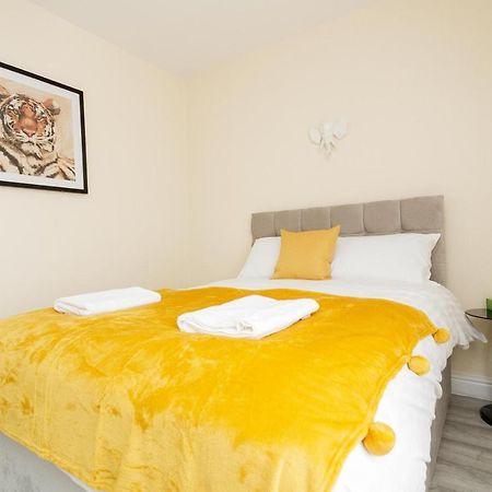 Calvin House Apartments Λιντς Εξωτερικό φωτογραφία